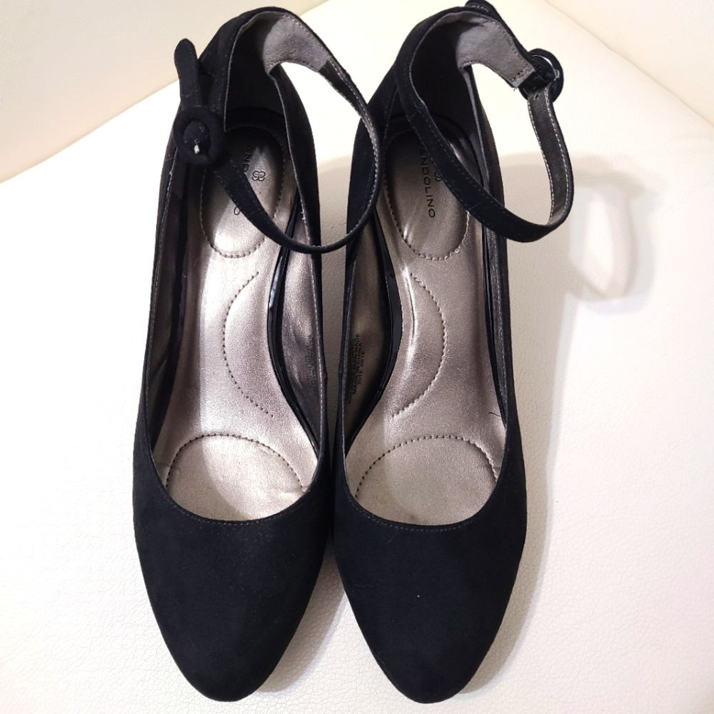 Bandolino sueded block heels